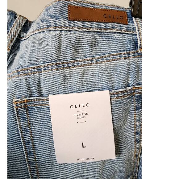 Cello Rip Tide Light Wash High Rise Frayed Hem Denim Shortie Shorts NEW - Picture 7 of 13